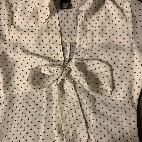 BCBGMAXAZRIA polka dot blouse with tie and buttons - Picture 2 of 4